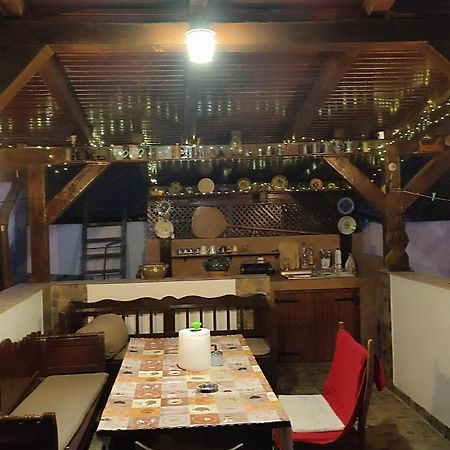 Courtyard Studio Oradea Bagian luar foto