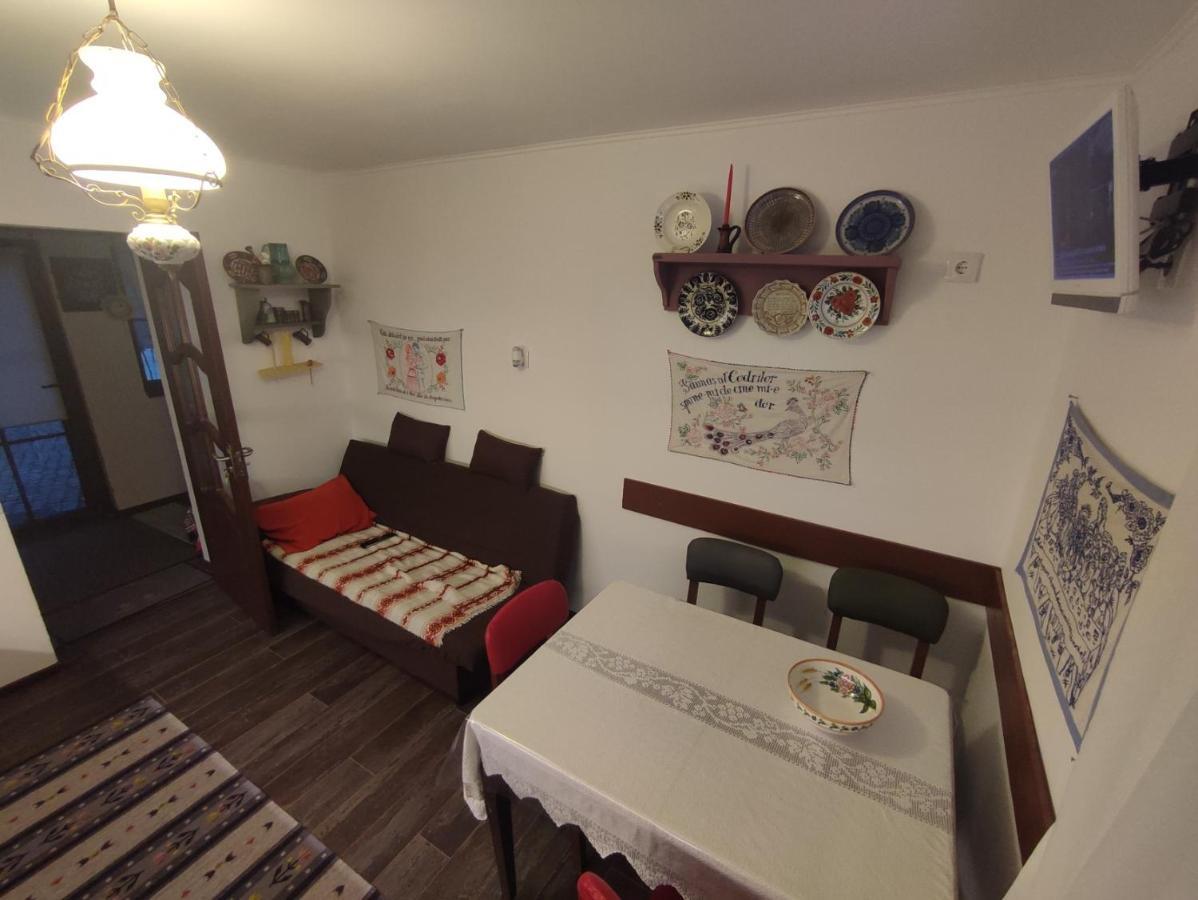Courtyard Studio Oradea Bagian luar foto