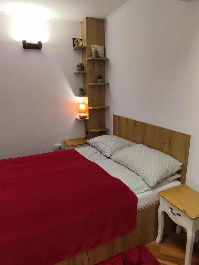 Courtyard Studio Oradea Bagian luar foto