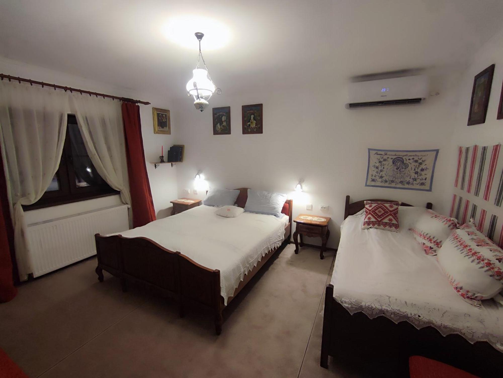 Courtyard Studio Oradea Bagian luar foto