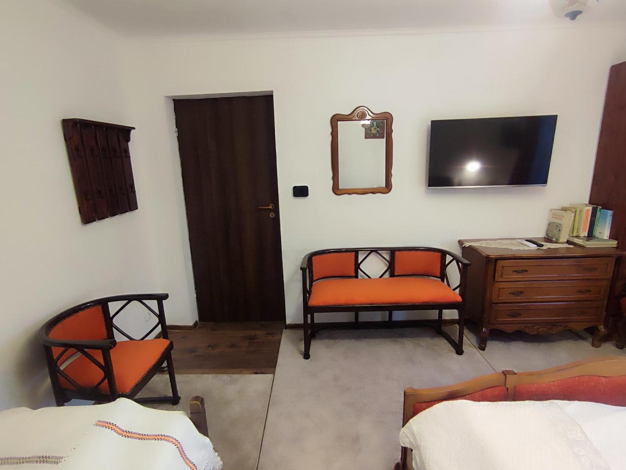 Courtyard Studio Oradea Bagian luar foto