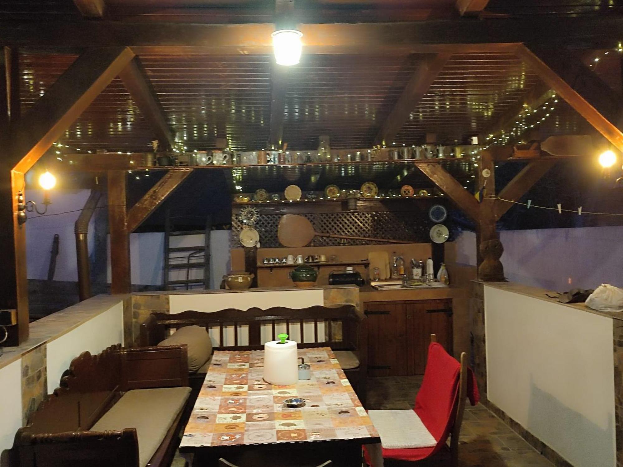 Courtyard Studio Oradea Bagian luar foto