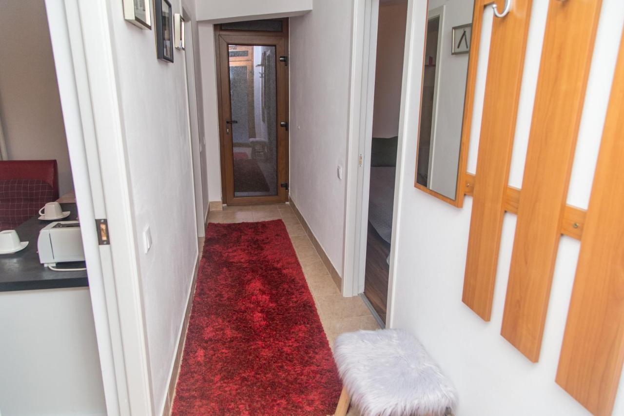Courtyard Studio Oradea Bagian luar foto